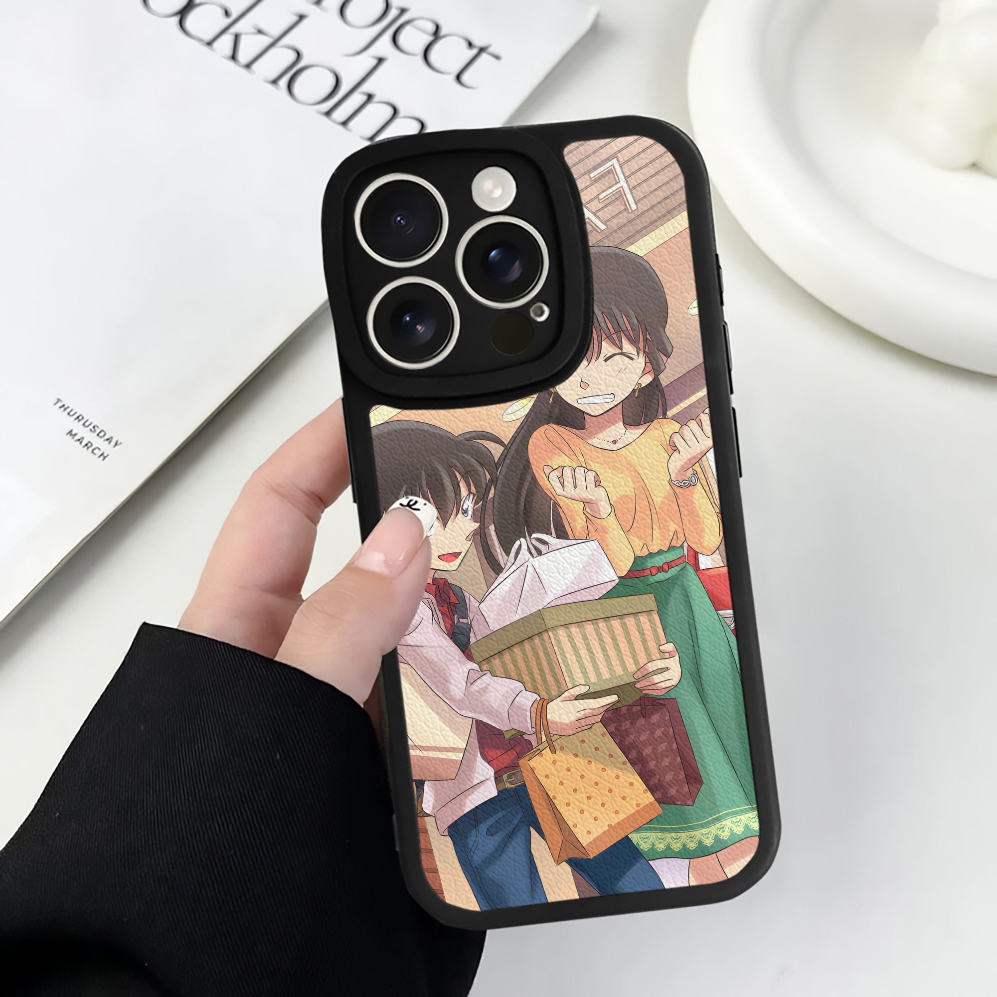 （画像用） 名探偵コナン Detective Conan 【iPhone 16シリーズ対応】シリコンスマホケース（レザー調） 材質：シリコン